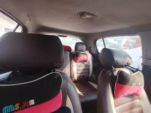 Toyota Vitz . 2004