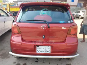 Toyota Vitz . 2004