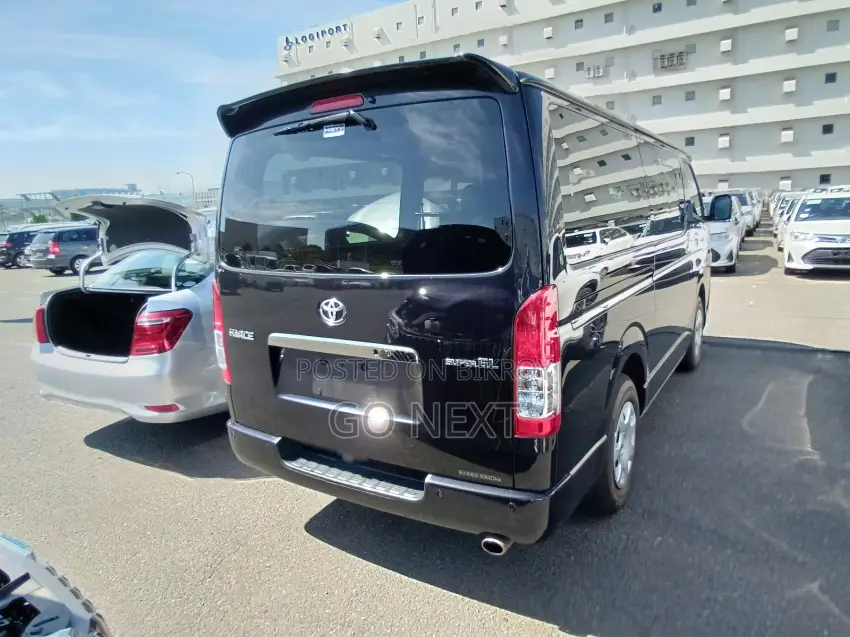 Toyota Hiace SGL Dark Prime (II) 2022