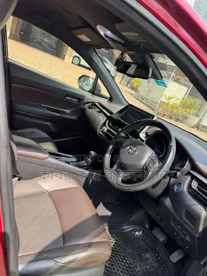 Toyota C-HR hybrid 2017