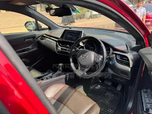 Toyota C-HR hybrid 2017