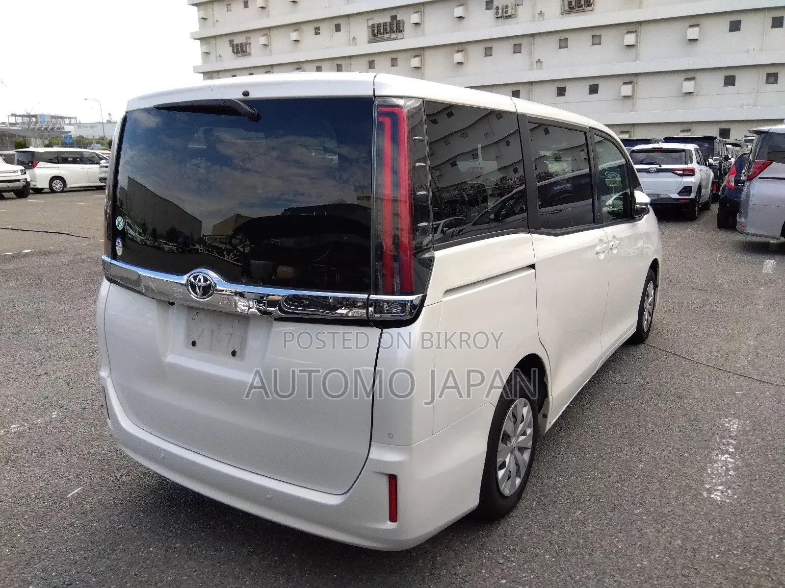 Toyota Noah X 2020