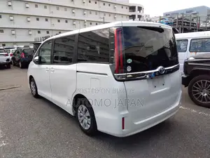 Toyota Noah X 2020