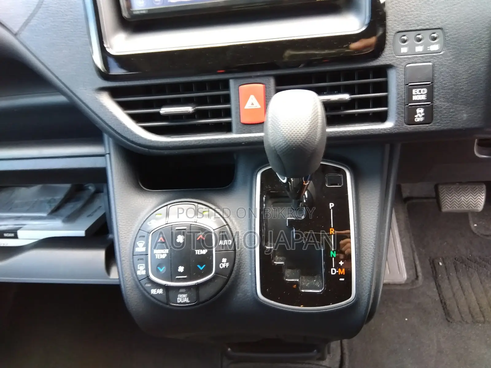 Toyota Noah X 2020