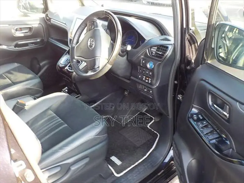 Toyota Esquire Gi Premium Package 2021