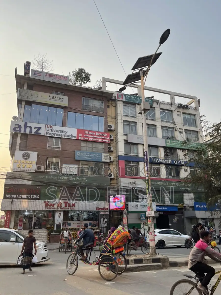 Office To-let | 1780 Sqft Sector -13 Opposite Of Zamzam Tower