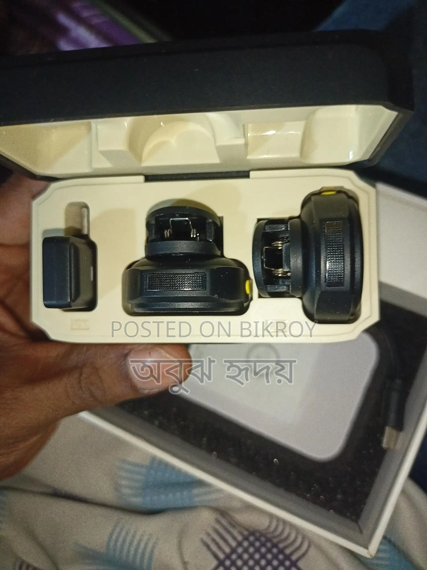 Wireless lavalier microphone system