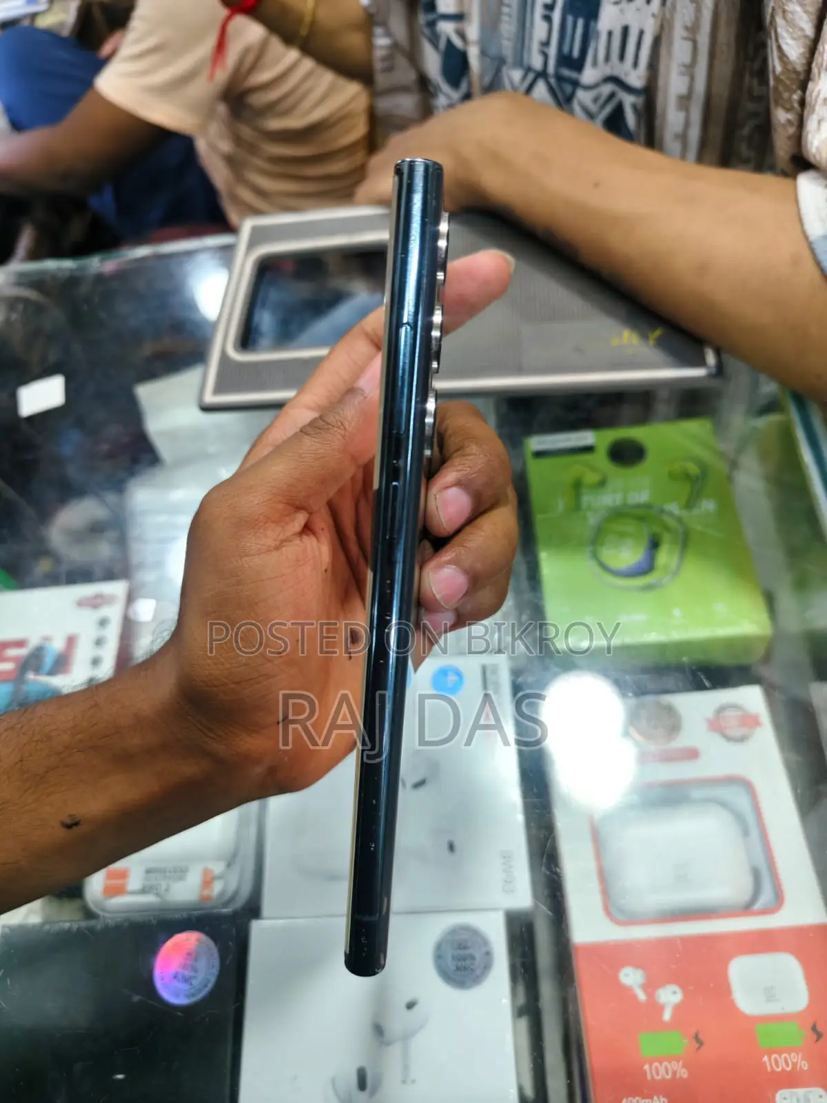 Samsung Galaxy S22 Ultra . (Used)