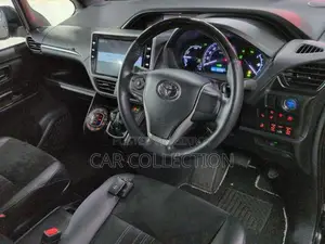 Toyota Esquire Gi Premium 2021