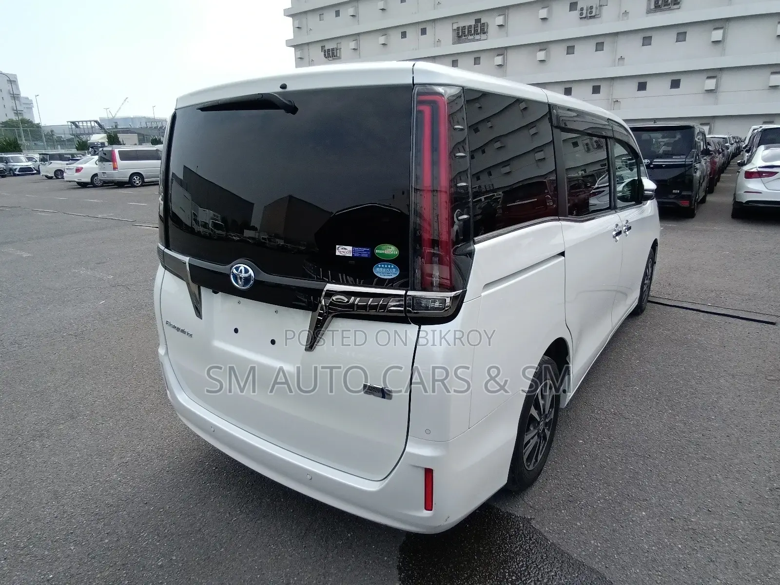 Toyota Esquire Hybrid Gi Premium 2020