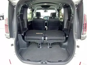 Toyota Esquire Hybrid Gi Premium 2020