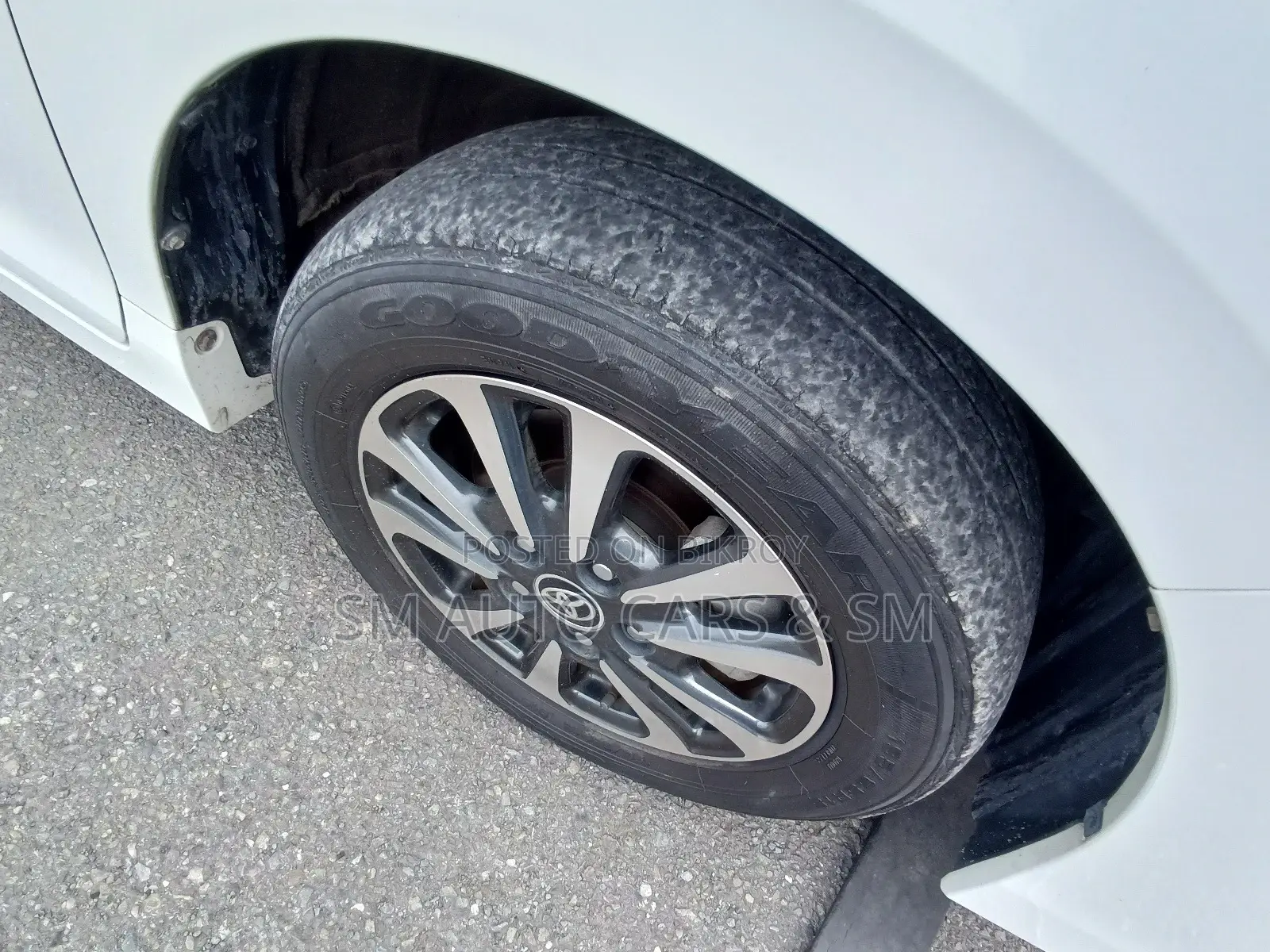 Toyota Esquire Hybrid Gi Premium 2020