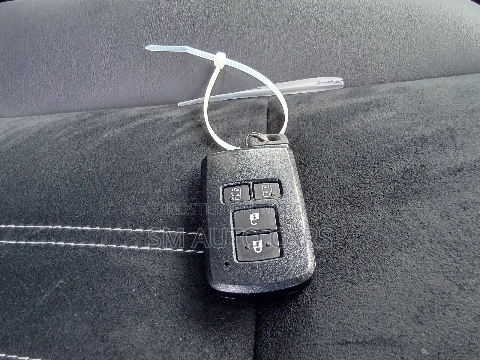 Toyota Esquire Hybrid Gi Premium 2020