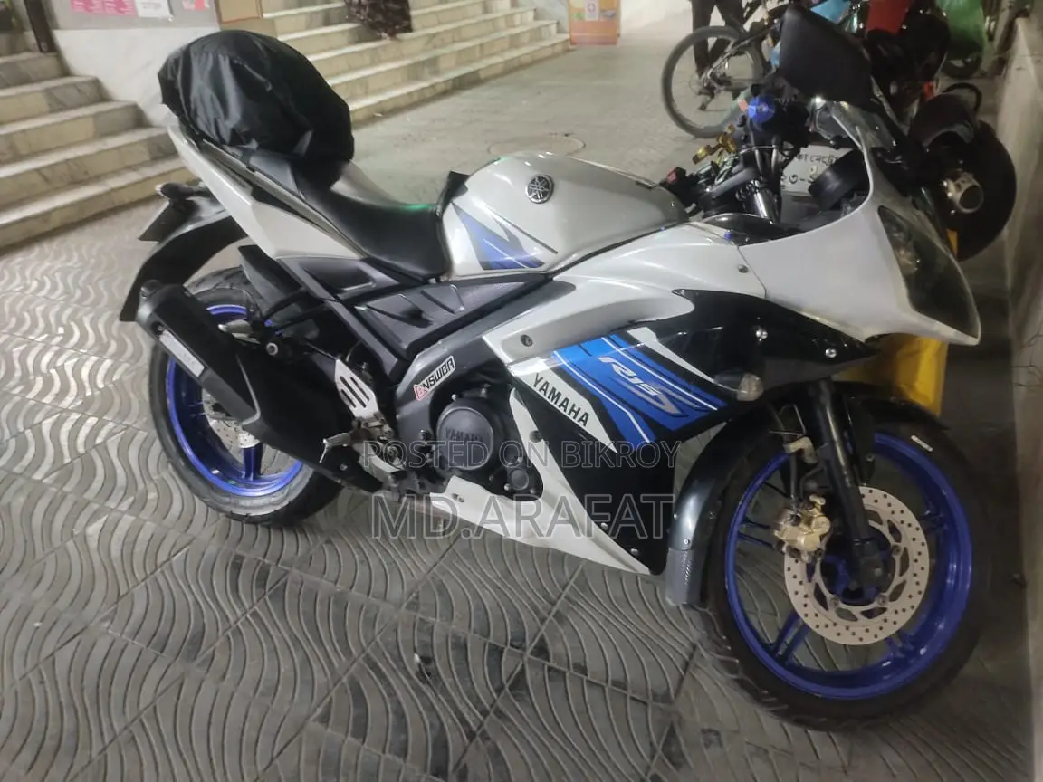 Yamaha R15 S 2015