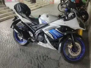 Yamaha R15 S 2015