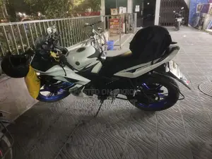 Yamaha R15 S 2015