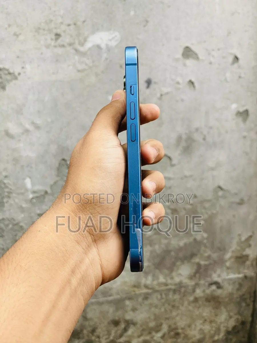 Apple iPhone 13 (Used)