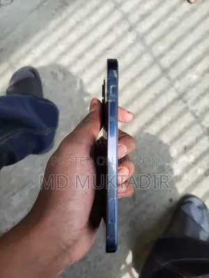 Apple iPhone 12 (Used)