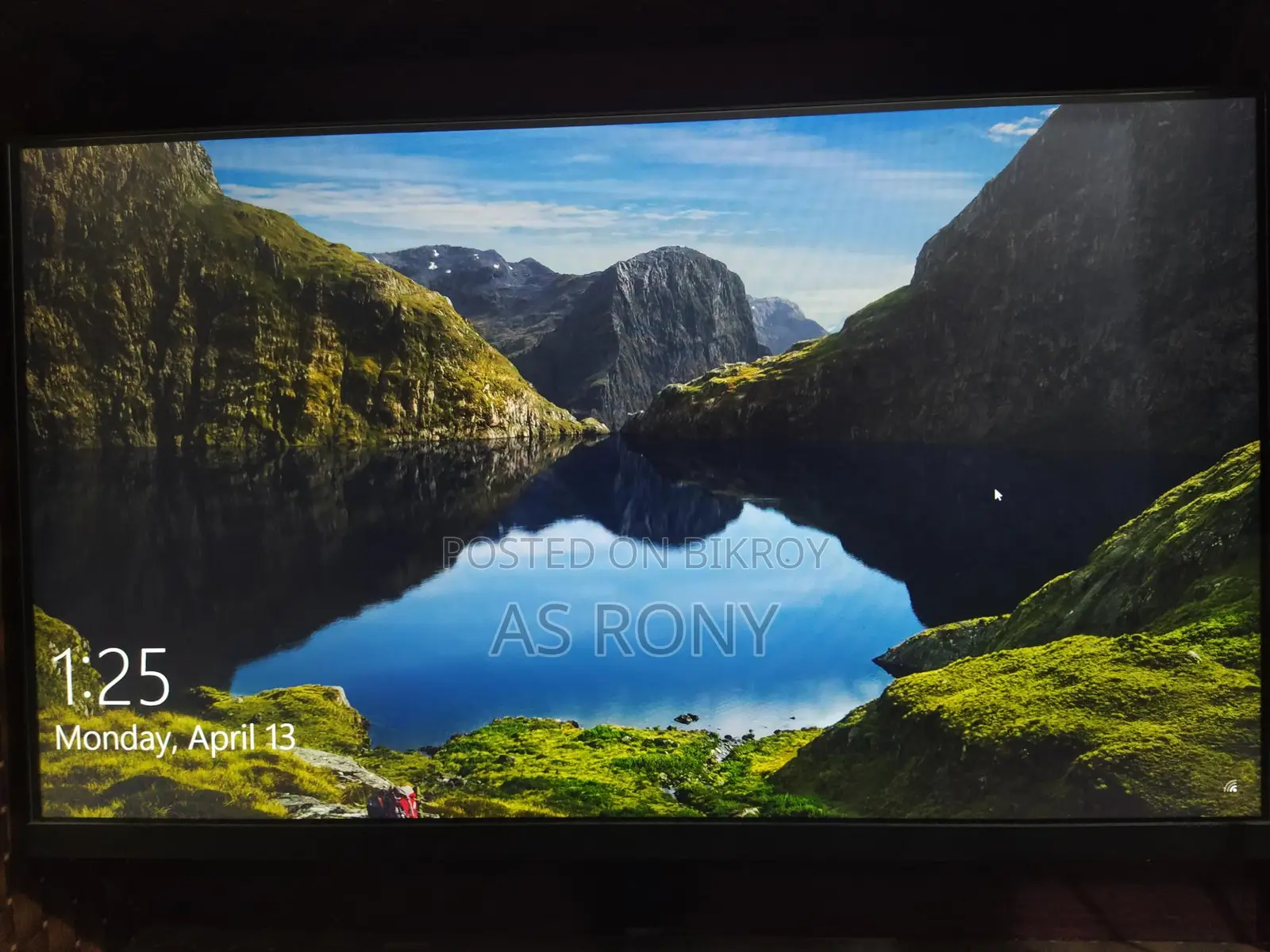 Core i3 7th Gen 8GB RAM 250 SSD, 24" monitor