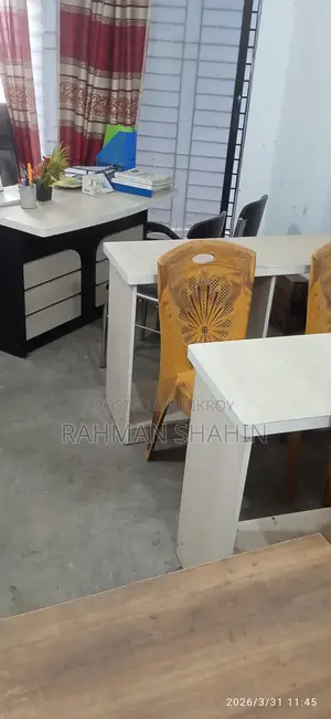 একটি কোচিং সেন্টারের যাবতীয় মালামাল সুলভ মূল্যে বিক্রি