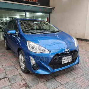 Toyota Aqua Hybrid 2017