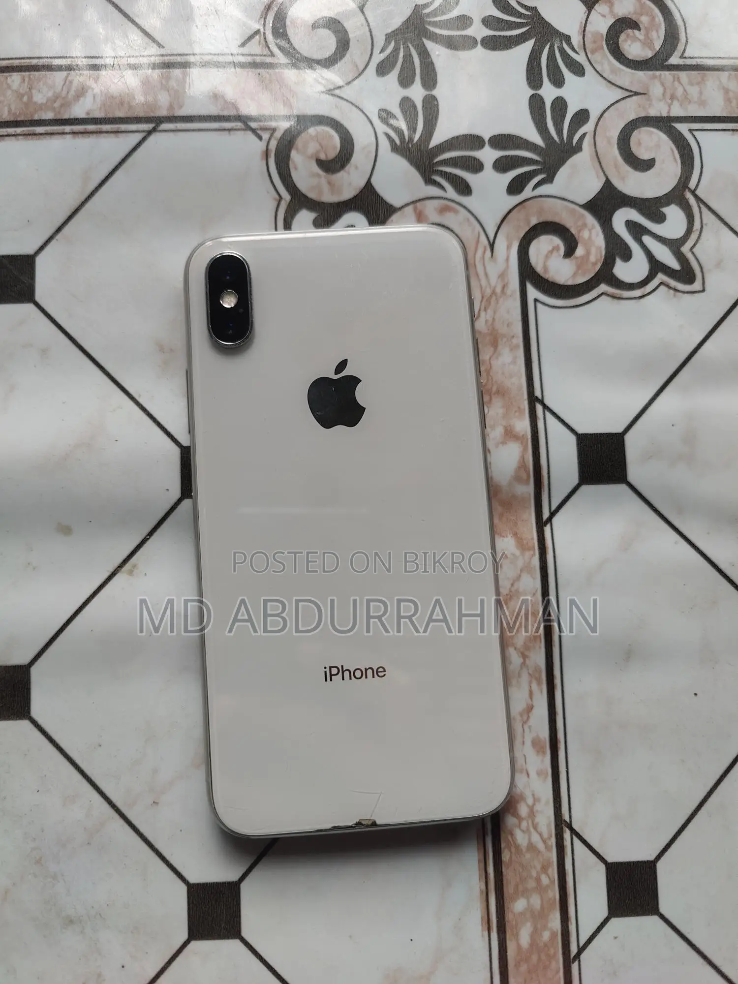 Apple iPhone X (Used)