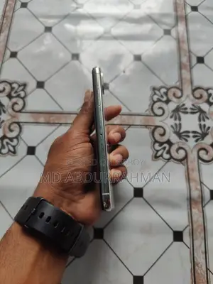 Apple iPhone X (Used)
