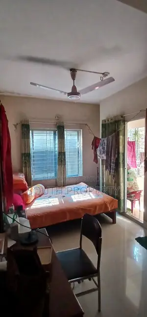 খিলগাঁও এ ব্লকে ১২৫০ বর্গফুটের রেডি ফ্ল্যাট বিক্রয়