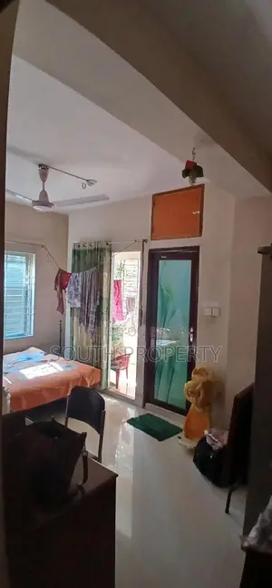 খিলগাঁও এ ব্লকে ১২৫০ বর্গফুটের রেডি ফ্ল্যাট বিক্রয়