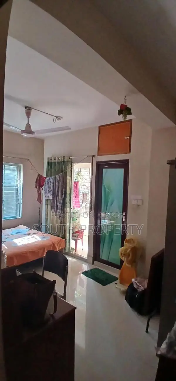খিলগাঁও এ ব্লকে ১২৫০ বর্গফুটের রেডি ফ্ল্যাট বিক্রয়