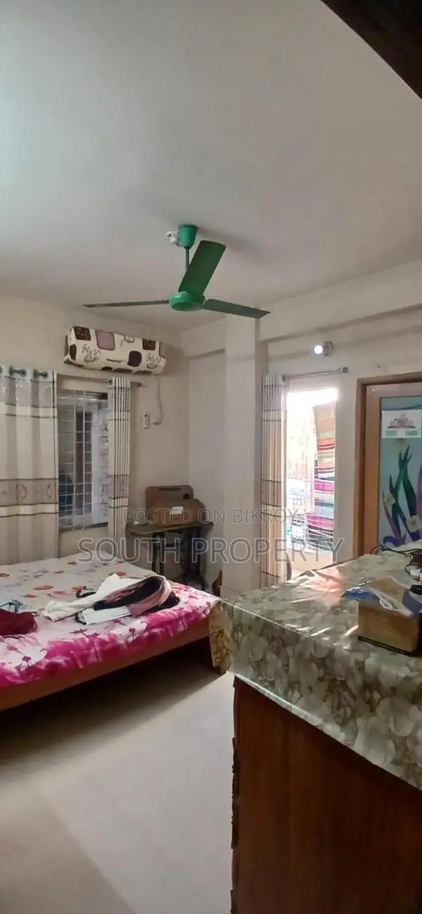খিলগাঁও এ ব্লকে ১২৫০ বর্গফুটের রেডি ফ্ল্যাট বিক্রয়