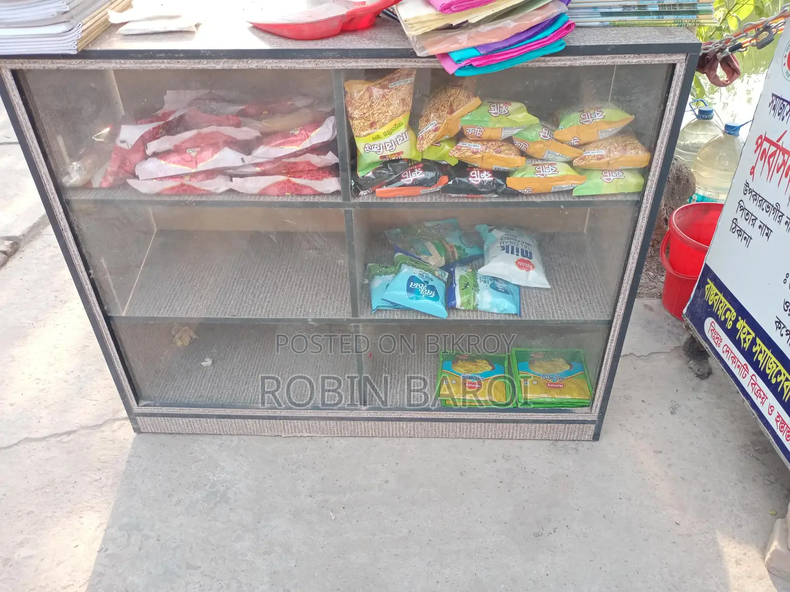 Shop counter