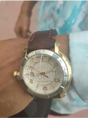 ঘড়ি বিক্রির জন্য