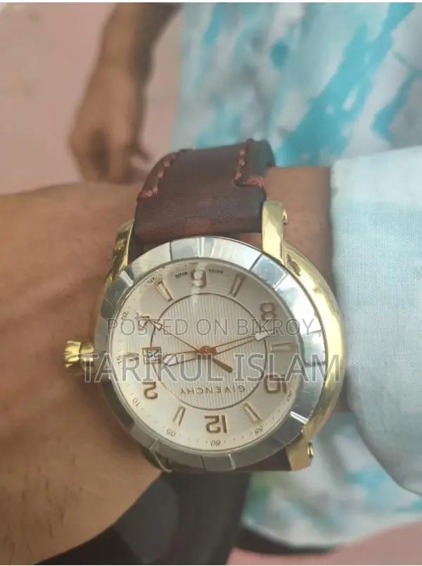 ঘড়ি বিক্রির জন্য