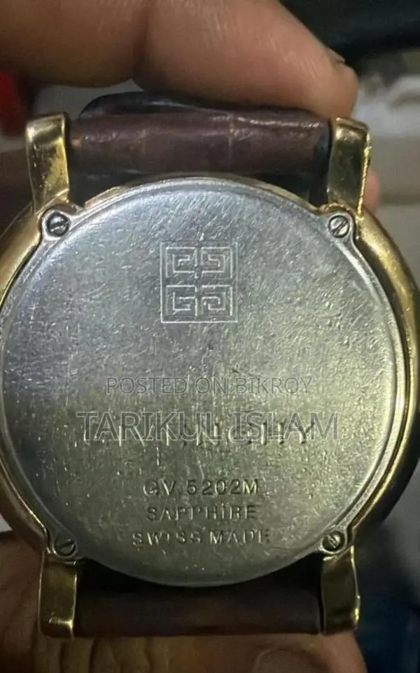 ঘড়ি বিক্রির জন্য