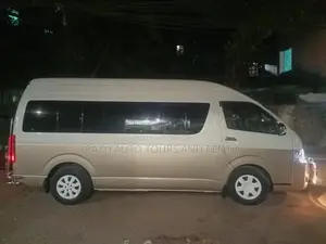Grand Cabin Hiace For Rent