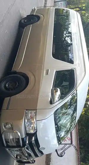 Grand Cabin Hiace For Rent
