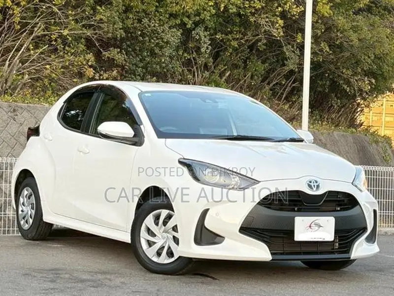 Toyota Yaris HYBRID X 2021