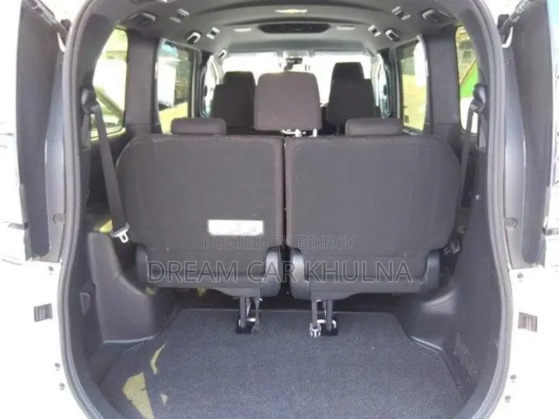 Toyota Voxy V Pkg Non Hybrid 2020