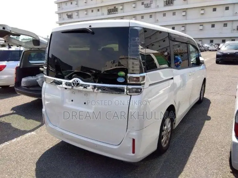 Toyota Voxy V Pkg Non Hybrid 2020