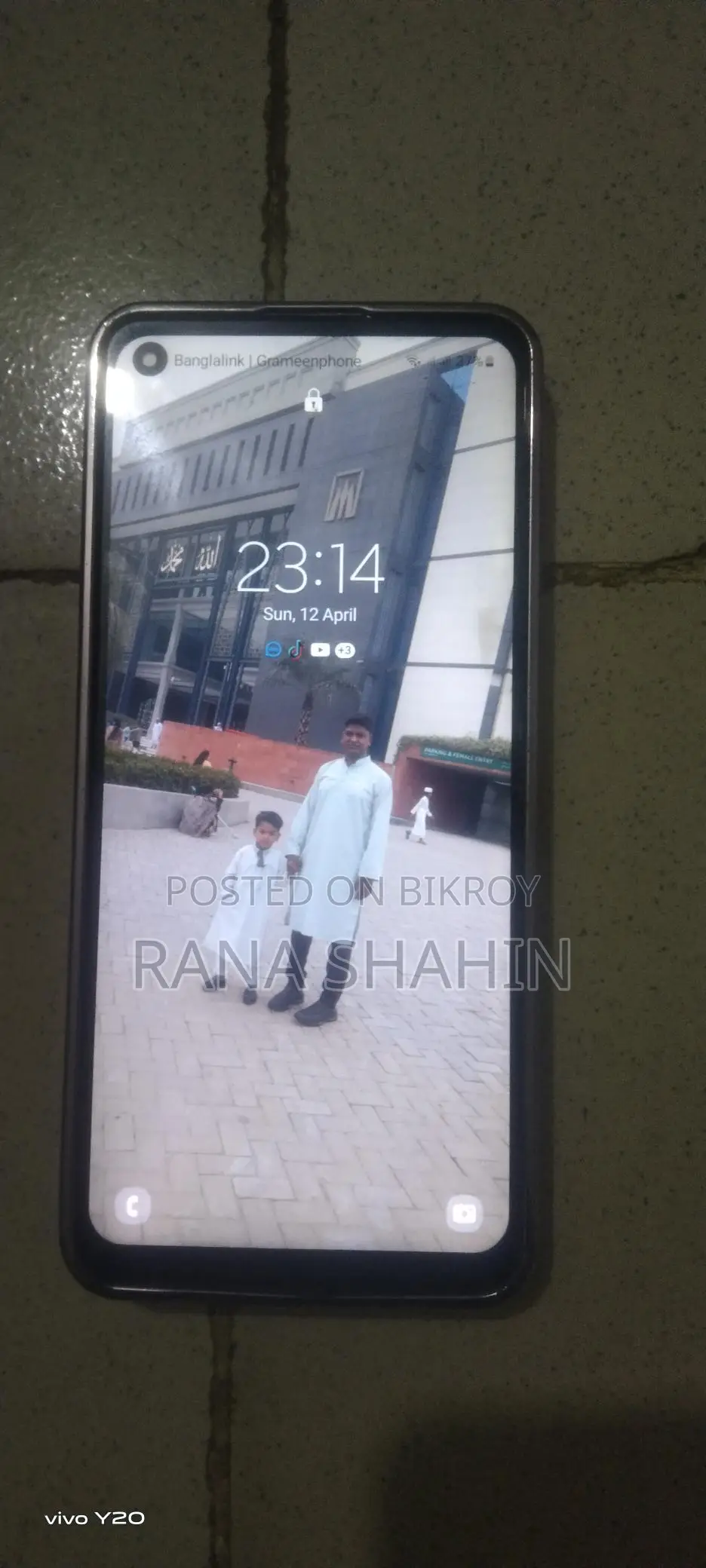 Samsung Galaxy A21 . (Used)