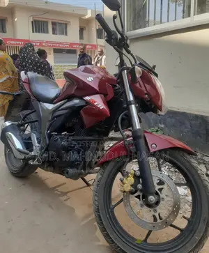 Suzuki Gixxer . 2024