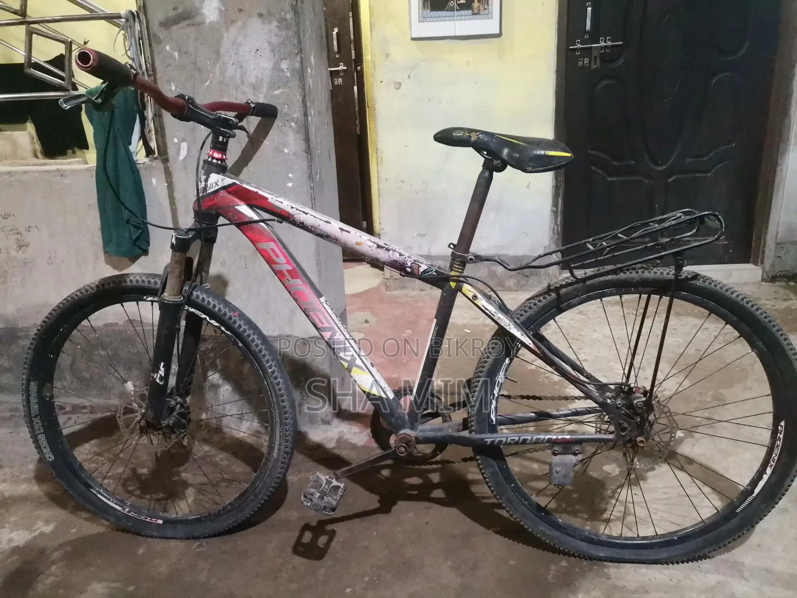 Used bicycle in like-new condition. Feel free to inspect.