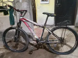 Used bicycle in like-new condition. Feel free to inspect.
