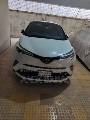Toyota C-HR . 2017