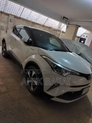 Toyota C-HR . 2017