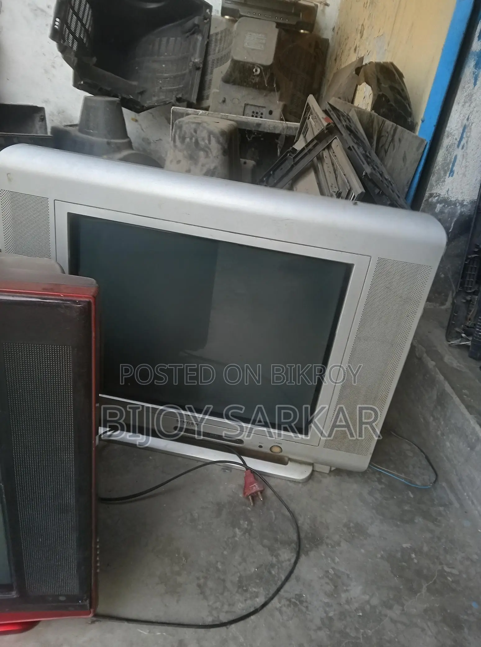 Singer CRT Box TV 28-inch & LG TV for Sale