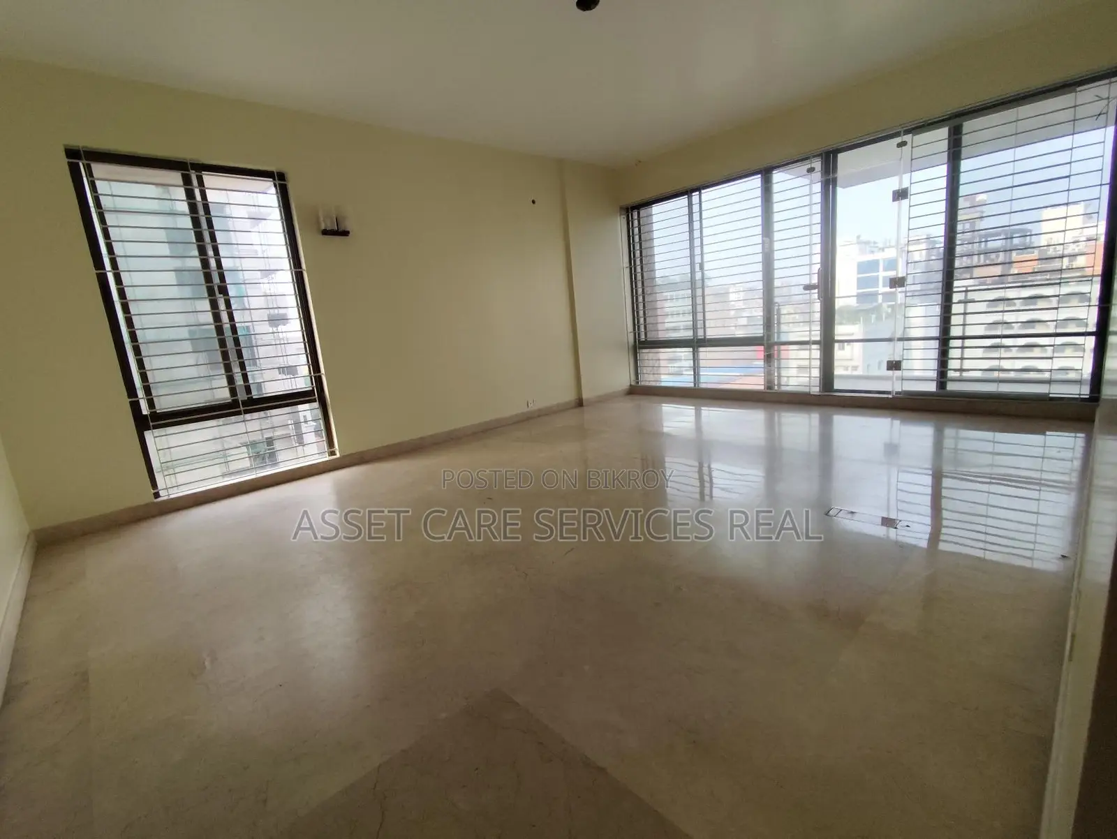 4200-Sqft Office Space Rent In Baridhara Diplomatic Zone