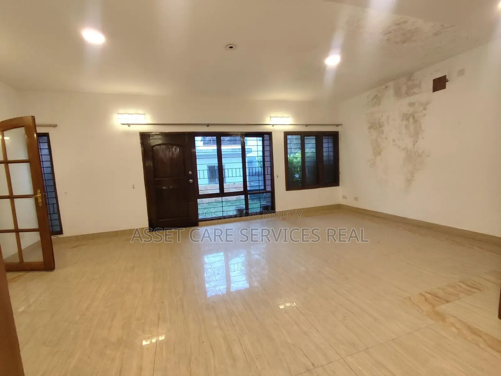 Luxurious Independent House Rent Baridhara Diplomatic Zone