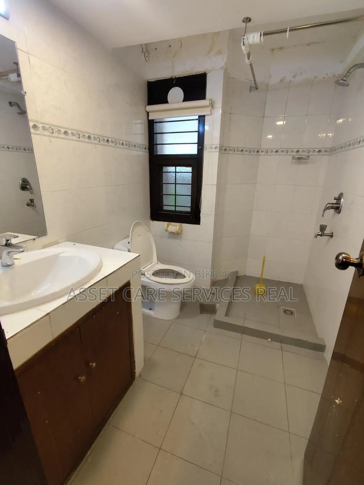 Luxurious Independent House Rent Baridhara Diplomatic Zone